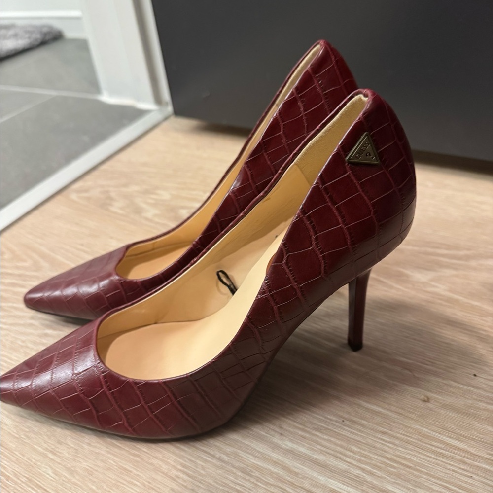 Brand New Guess Heels